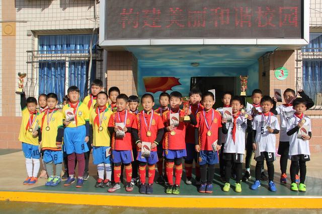 德布劳内：还没和球队谈续约 先让自己变的更强