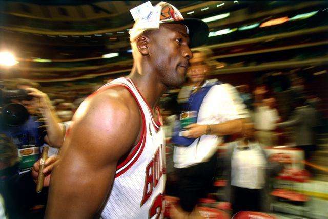 詹姆斯32+14+10浓眉31+9 湖人力克国王三连胜