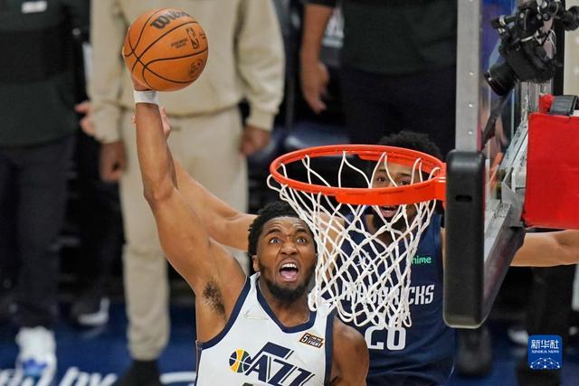 高尔夫球重庆女子公开赛挥杆 首轮彭严萱63杆破纪录领先高尔夫球重庆女子公开赛挥杆 首轮彭严萱63杆破纪录领先